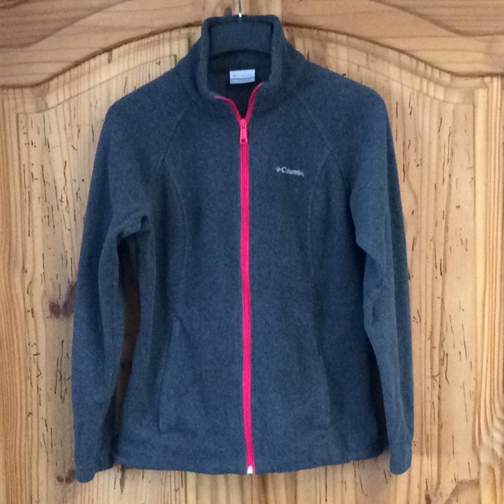 Women’s Columbia Gray zip up fleece sweatshirt. Sm